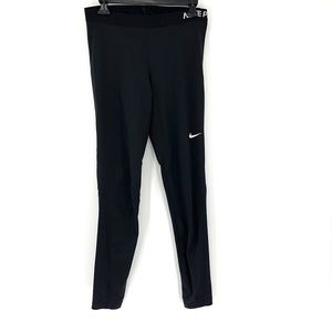 Nike pro women’s leggings large